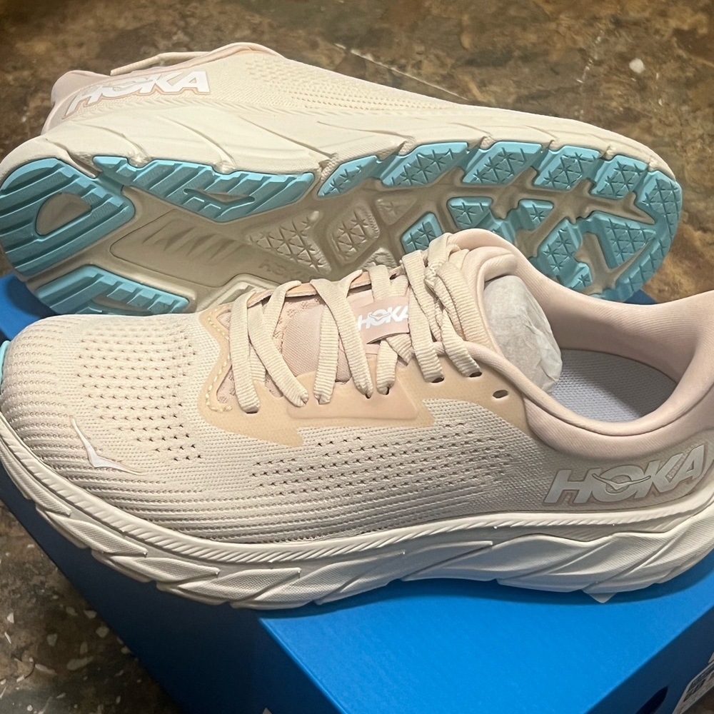 Hoka Women's Arahi 7